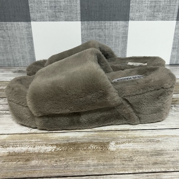 Steve Madden Gardoh Furry Platform Slippers - Picture 5 of 12